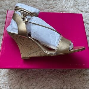 NEW Lily Pulitzer Gold Metallic Aria Wedge Strappy Size 9 Shoe
